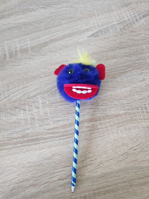 Mayer Długopis z puszystym pomponem Potworek