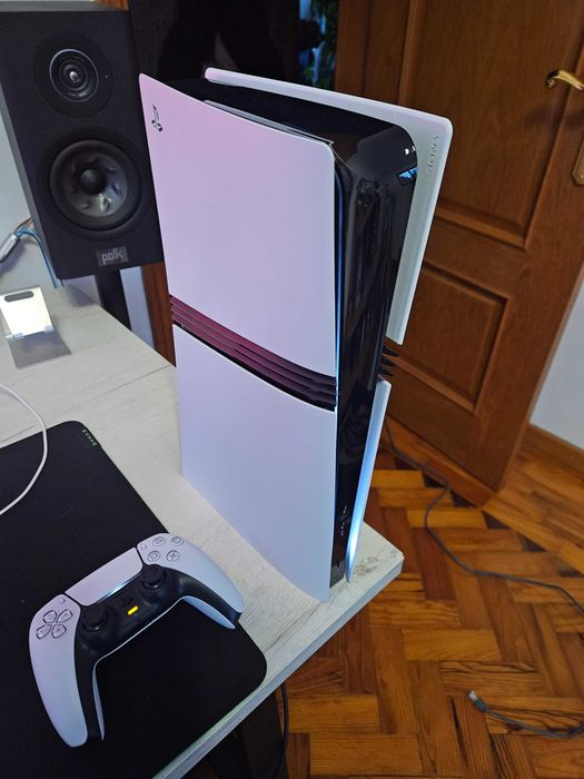 Playstation 5 Pro 2 TB + EA Sports FC 26 c/3 anos garantia