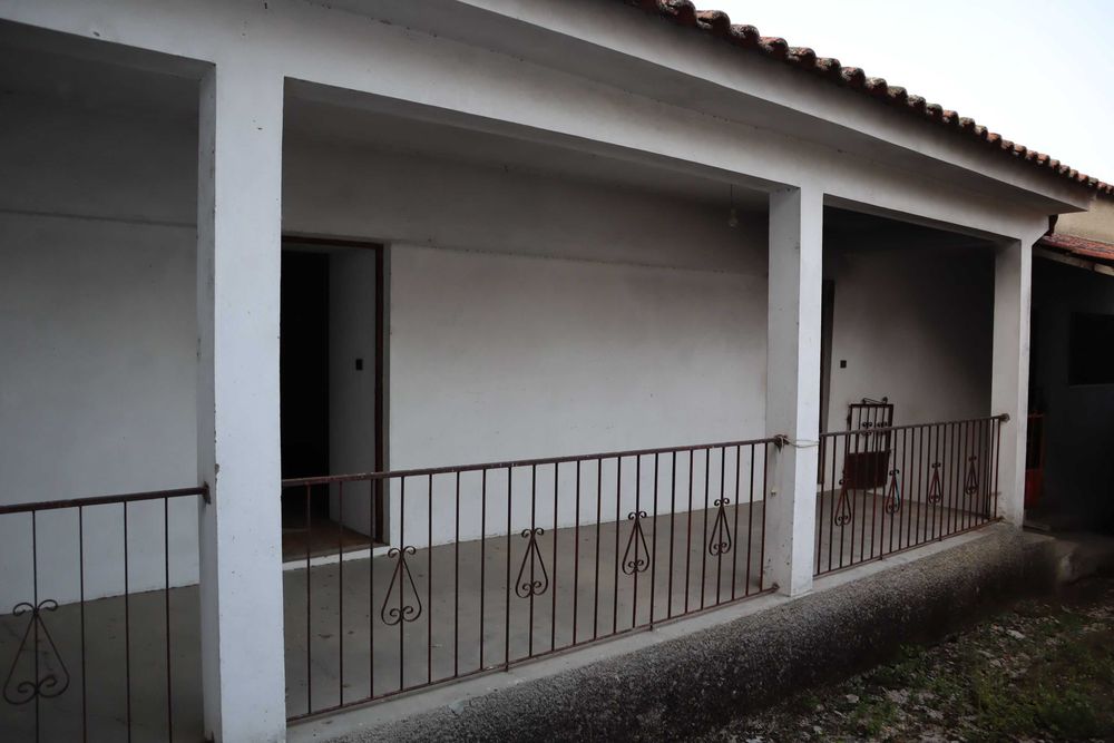 Moradia para restauro - Boticas