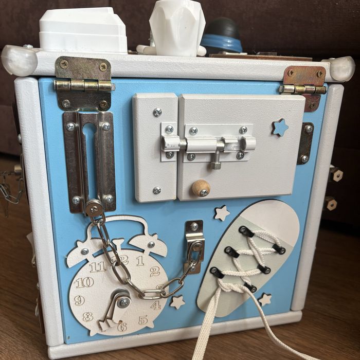 Бізікуб, бізібокс, бізіборд, розвиваюча іграшка