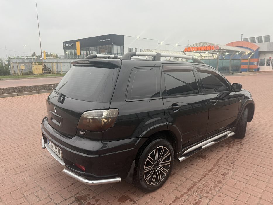 Продам гарний автомобіль Мітсубіши Аутлендер  Mitsubishi Outlander 2,4 газ Автомат