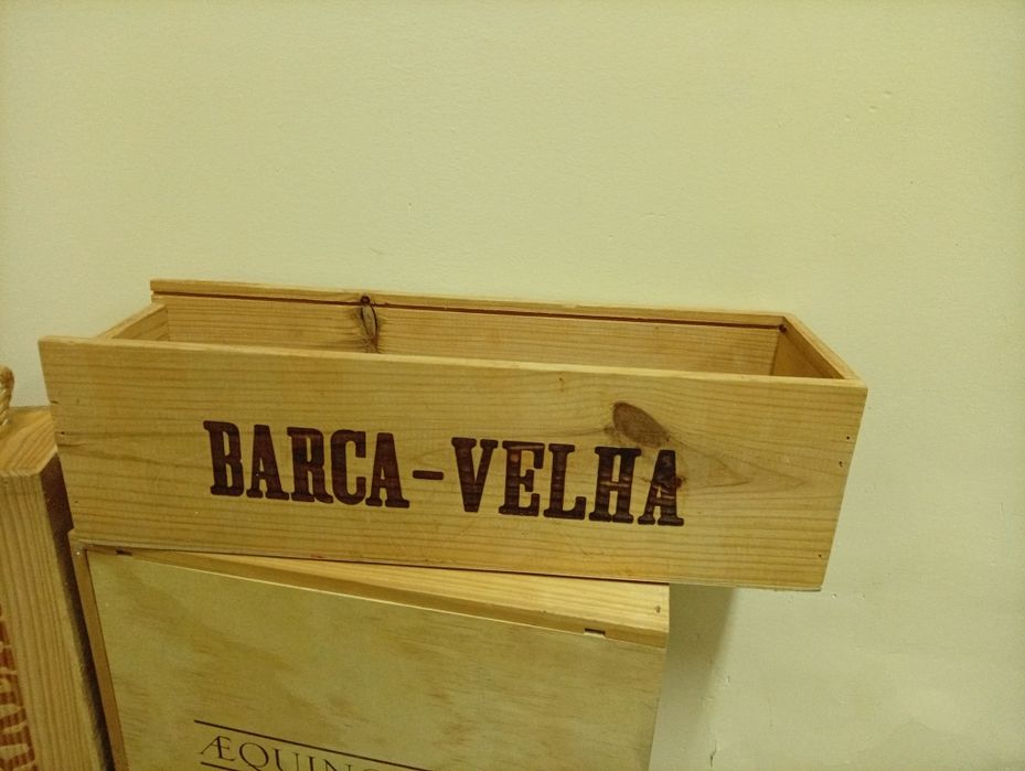 Caixas de vinho madeira