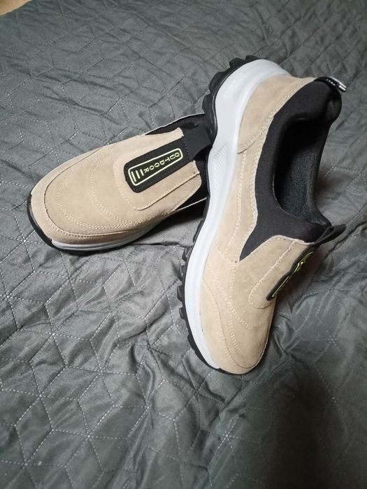 Чоловічі кросівки, мокасини