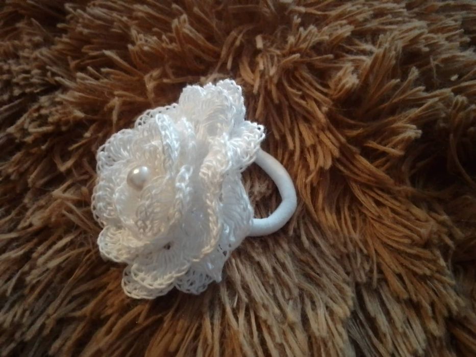 Gumka do włosów róża  szydelko