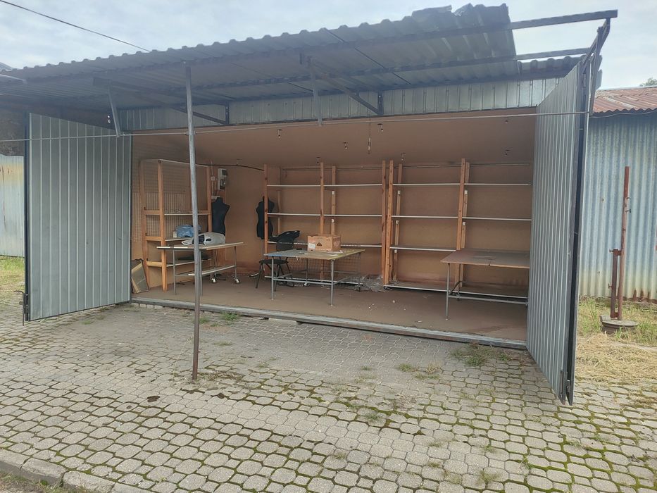 Pawilon handlowy -pomieszczenie gospodarcze