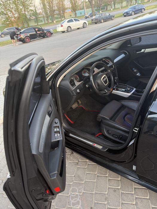 Audi A4 B8 Quattro 2.0 TFSI 211 к.с. Автомат  Продам Audi A4 B8 Quattro 2011 року.