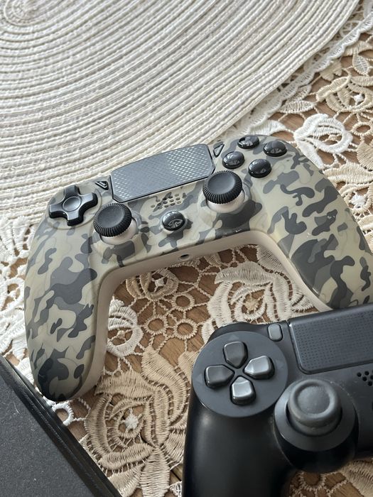 PlayStation 4 Pro 1TB + 3 pady + 3 gry | PS4 Pro | Zestaw