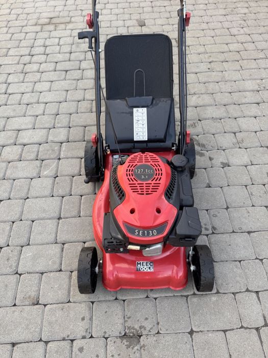 Бензинова газонокосарка  косарка