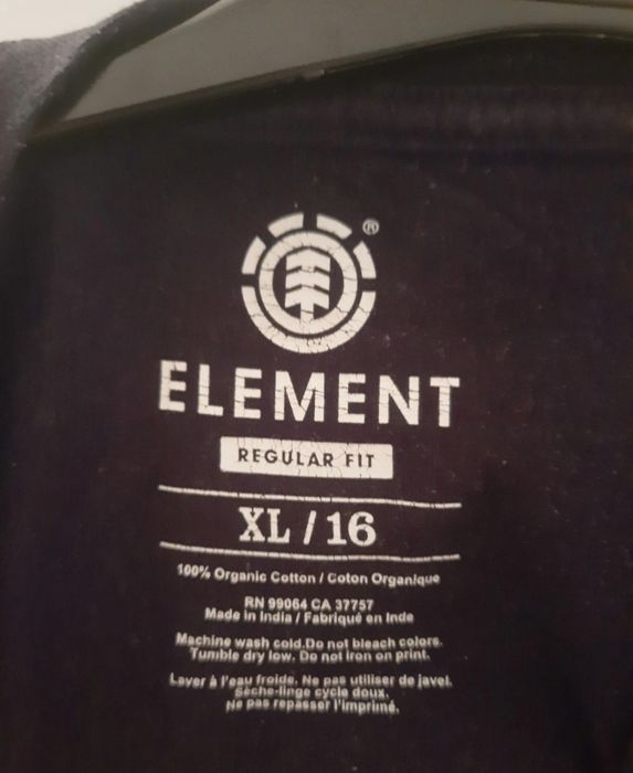 Camisola preta element