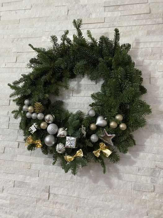 Ozdoby świąteczne z jodły – misie, choinki, stroiki