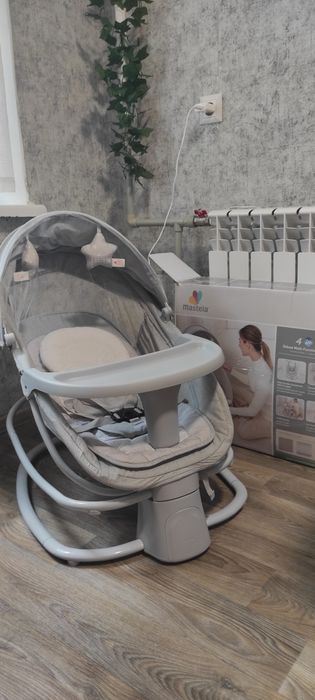 Закачуючий заколисуючий центр - шезлонг гойдалка Mastela 4 в 1 (8113)