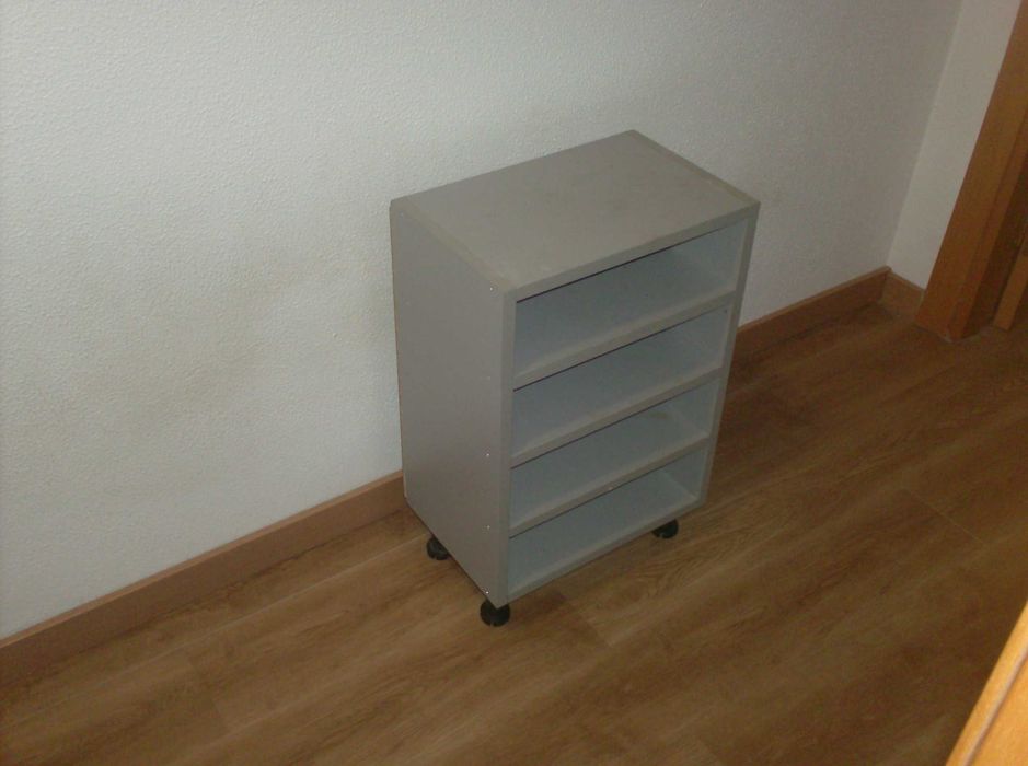 Móvel garrafeira o Sapateira