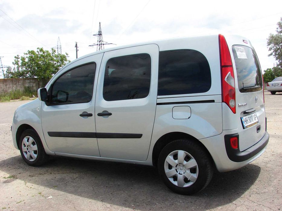 Renault Kangoo заводской пассажир 1.5 дизель механика 6-ст 2008 год