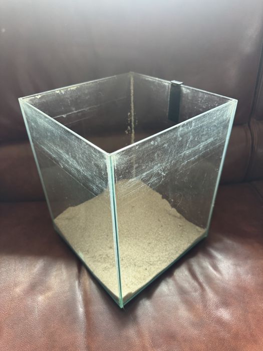 Aquário 25L com fundo de Areia