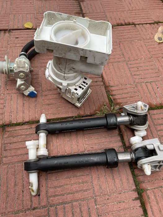 Запасні частини від пральної машини Zanussi ZWS 7122 V