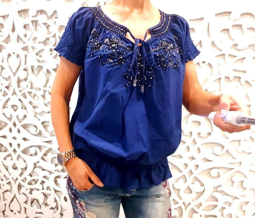 Футболка синяя с вышивкой бисером L бренд Британия нарядная блуза