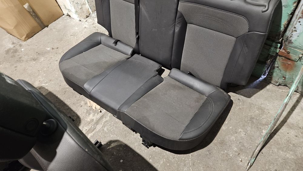 Fotele wnętrze kanapa środek półskórzany opel astra j kombi