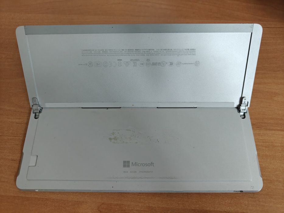 Tablet Microsoft Surface Go 1824 4 GB/64 GB + 2 ładowarki
