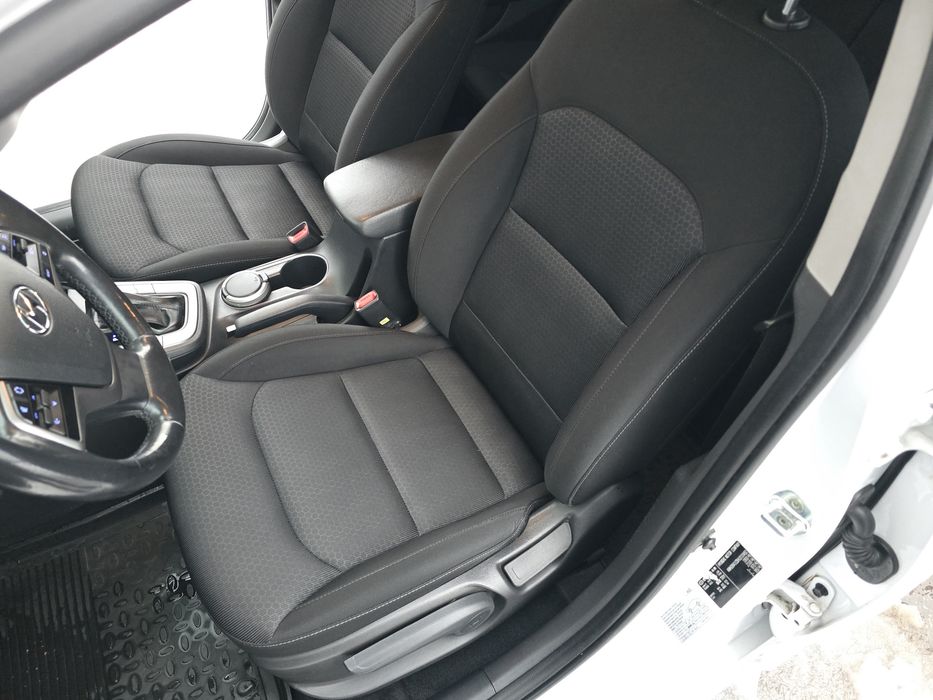 Продам свою Hyundai Elantra 1.6л -  2016г ( ОФИЦИАЛ,  ПЕРВЫЙ ХОЗЯИН  )