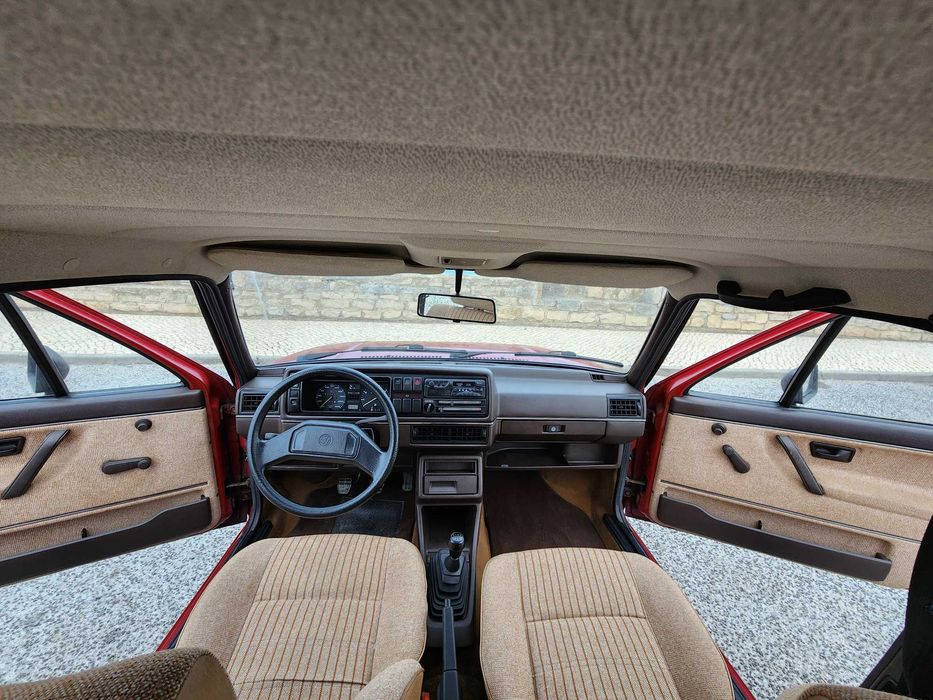 VW Golf mk2 1.6 MT 1984 apenas 71 mils km!