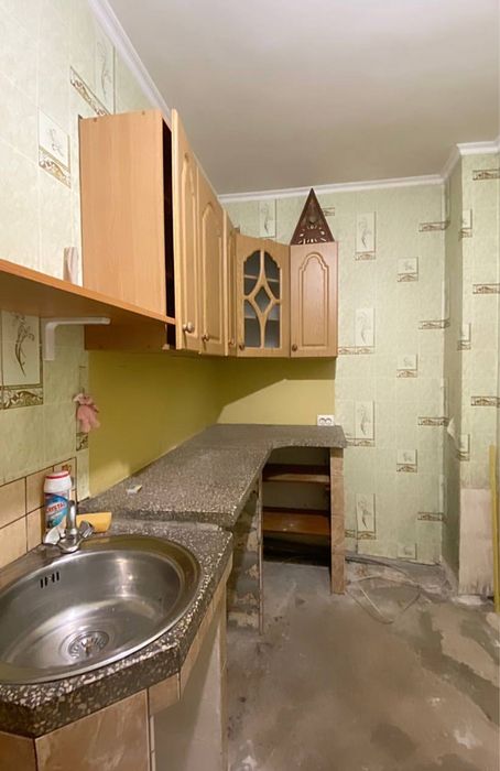 Продам кімнату у гуртожитку з власною кухнею