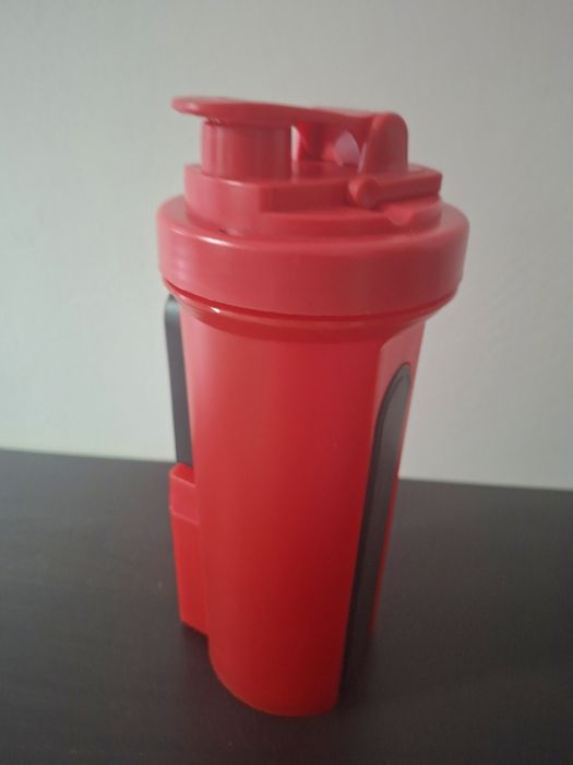Shaker de 700 ml com iman para tlml