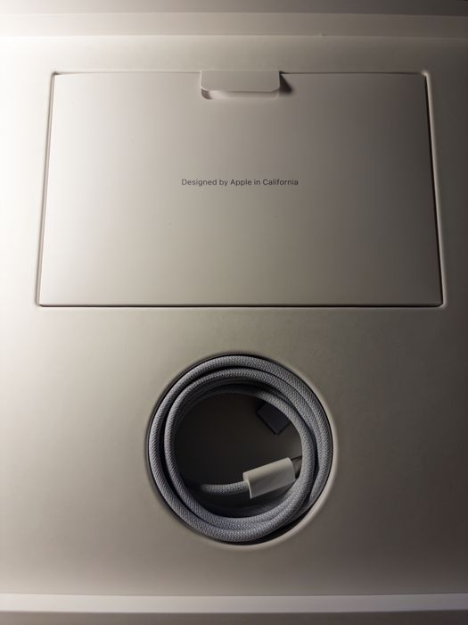 MacBook Air 13” M4 – 16GB / 256GB – Blue