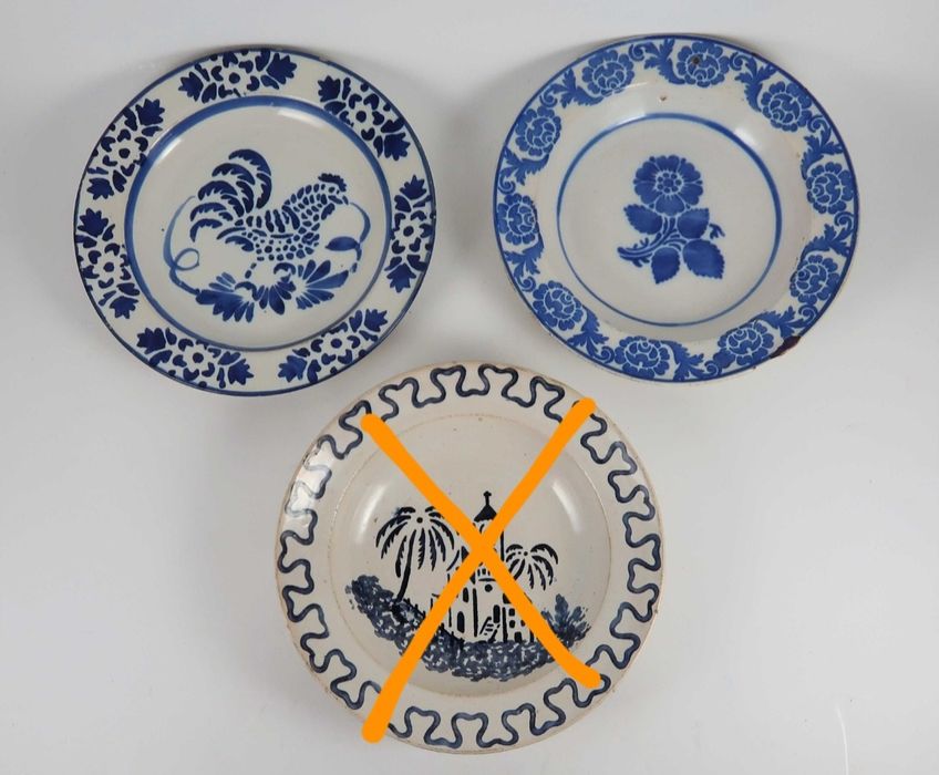 Pratos em faiança do Séc. XIX / XX, cada