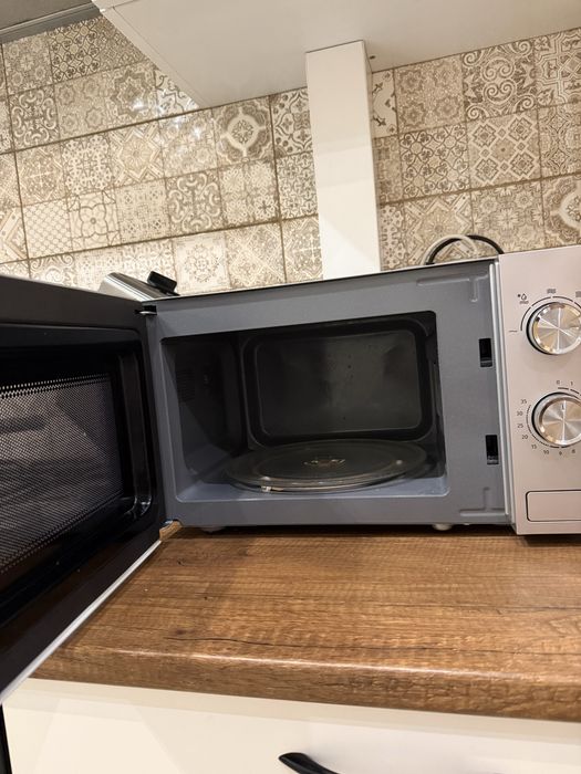 Продам мікрохвильову піч