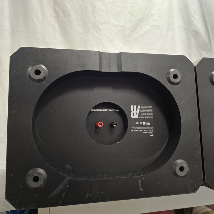 Acoustic Research AR 93 Najwyższy model kolumn USA 3 X 20cm bas