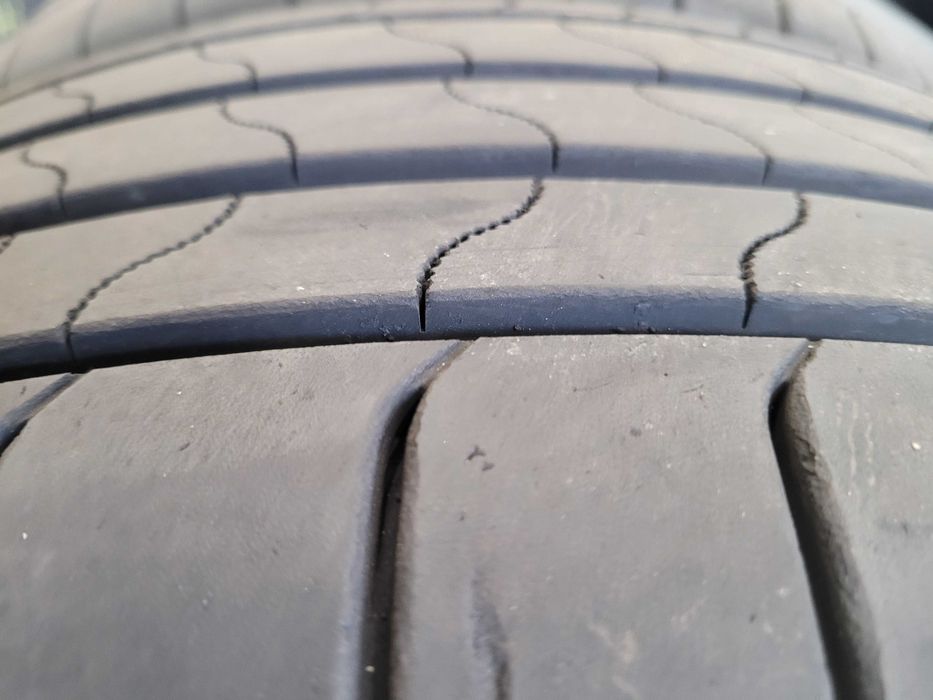 Opony Bridgestone 245/ 45 18 lato 2 sztuki