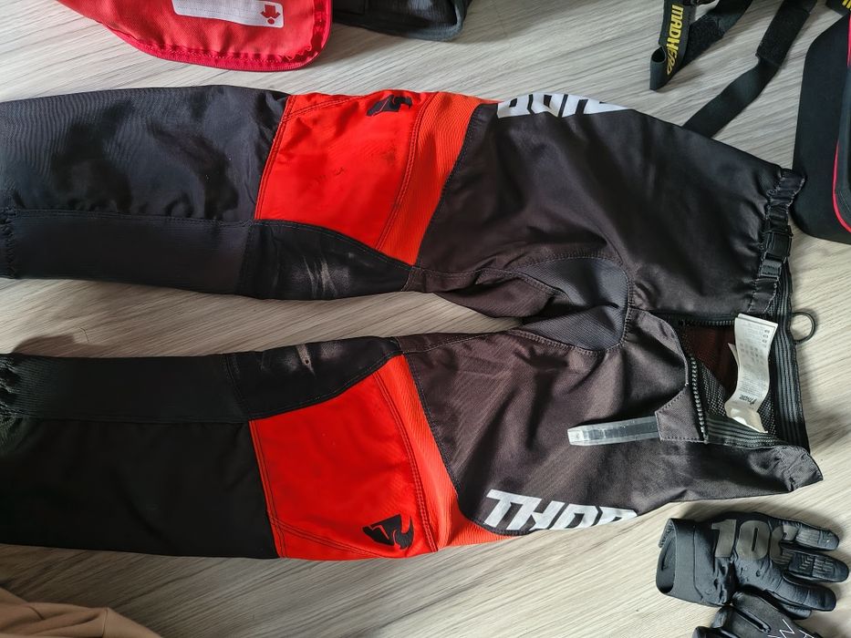 Buzer koszulka spodnie