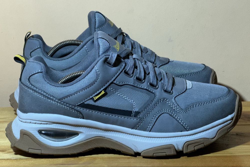 Оригінальні кросівки Landrover. Розмір 42(27 см)