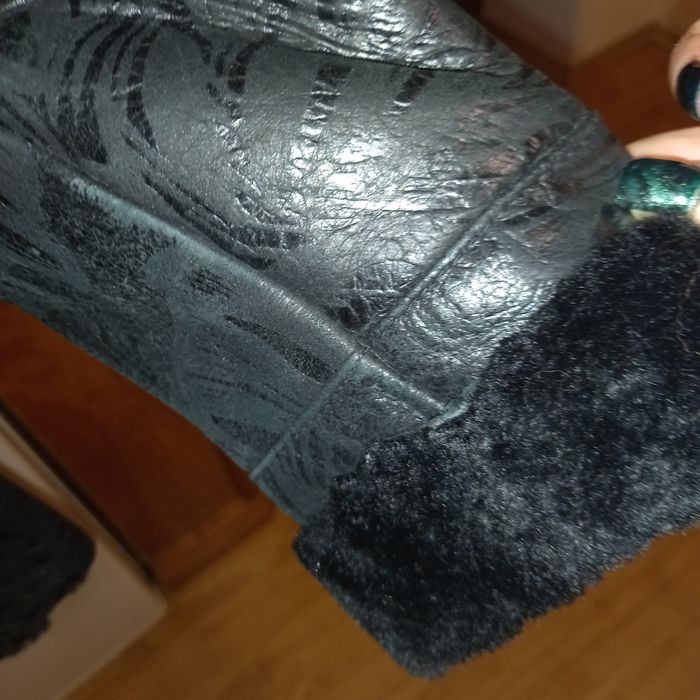 Продам дубленку женскую