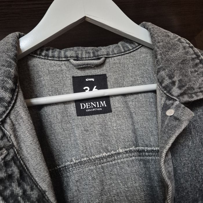 Джинсова куртка зі стразами