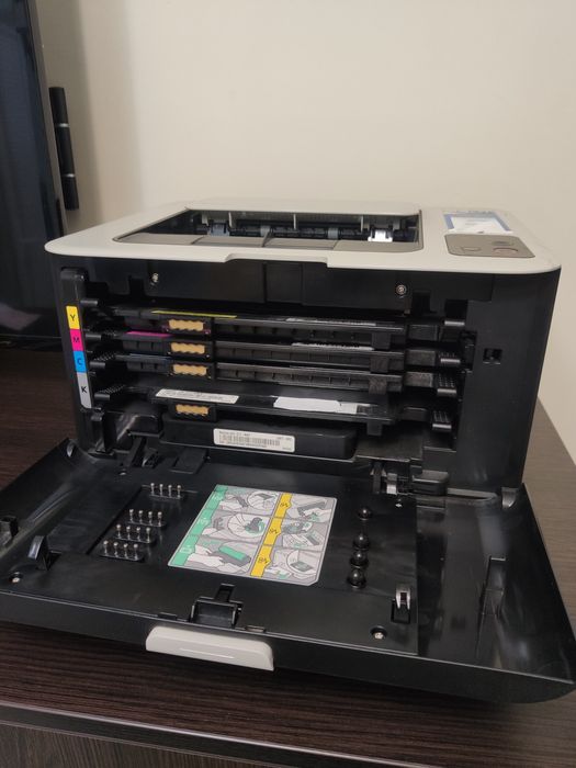 Лазерний кольоровий принтер Samsung CLP-325