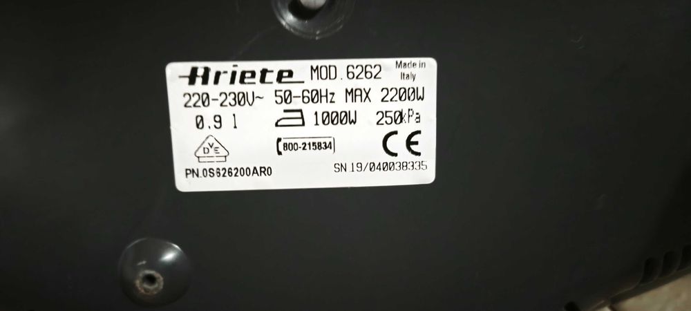 Ferro de engomar com caldeira