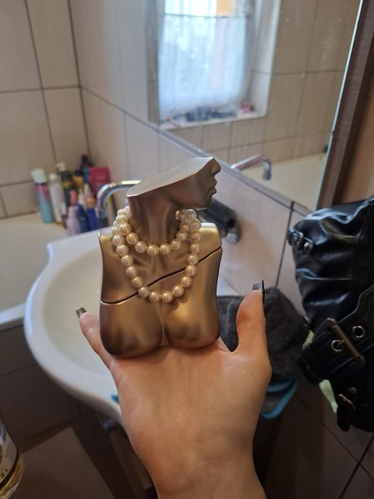 Perfumy billie eilish złote