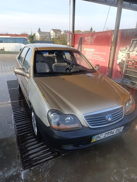 Автомобіль Geely MR