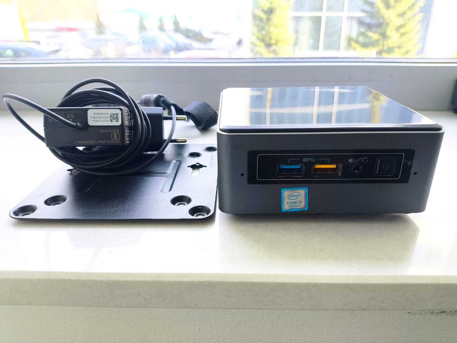 Intel NUC 7i3BNH i3-7100U 8GB RAM 120GB SSD BOX Win11 Pro 25h2