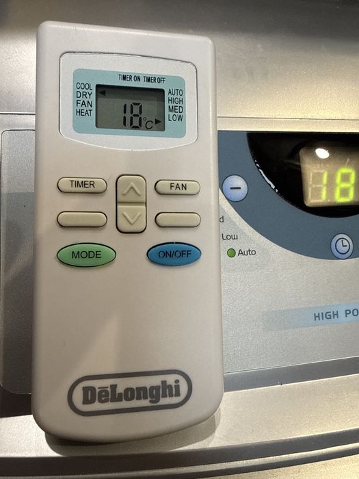 Klimatyzator DeLonghi z pilotem bardzo wydajny