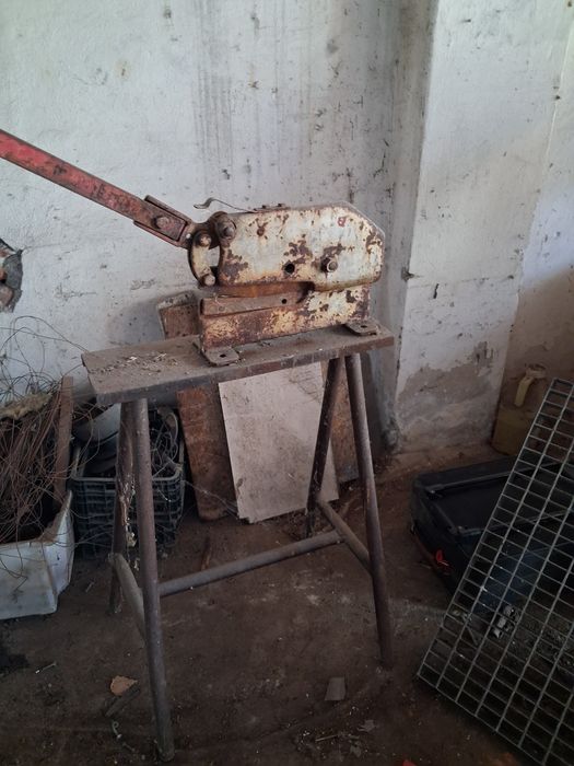Ręczna gilotyna do blachy metalu