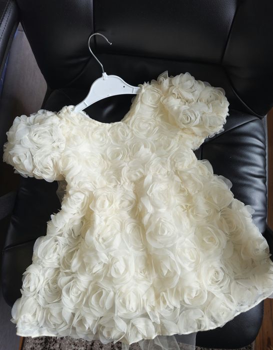 Дитяча святкова сукня з трояндами на 1-2 роки, 80-86р