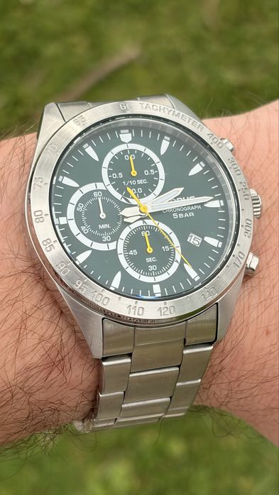 Lorus Chronograph 5bar water resistant
