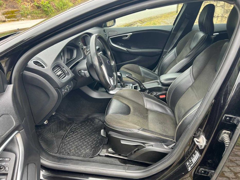 Volvo V40 R.Design 2,0 d 120cv 2015