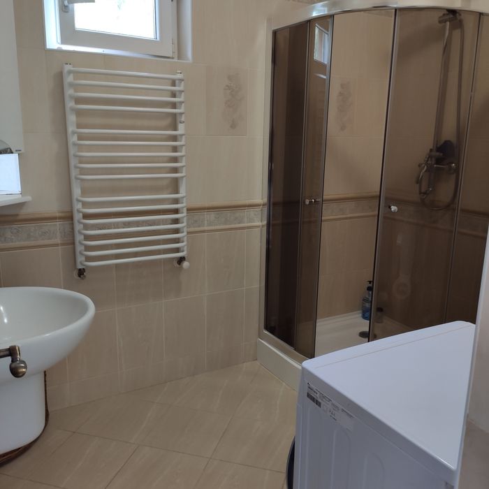 Продається будинок 142м2, 4 кімнати, 6 соток землі, 2 санвузла.