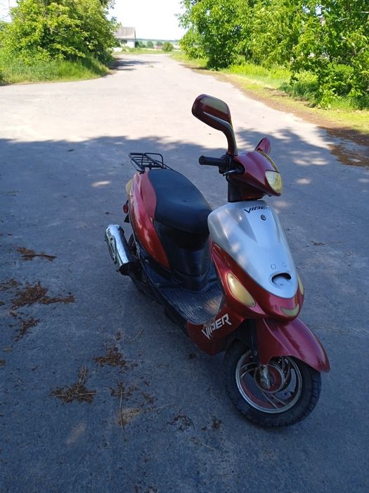 Продам скутер в робочому стані кого цікавить звиртайтесь за номером