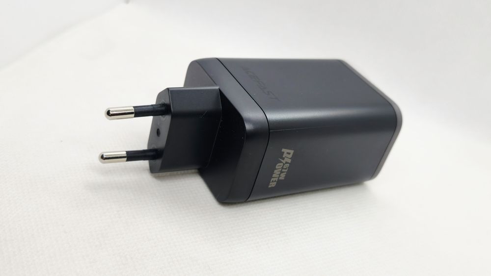 ACEFAST PD67W GaN. Быстрое многопортовое зарядное устройство