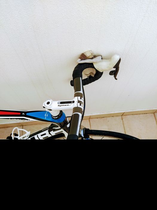 Bicicleta de estrada CUBE