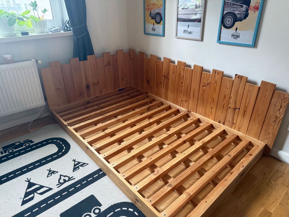 Кровать с матрасом